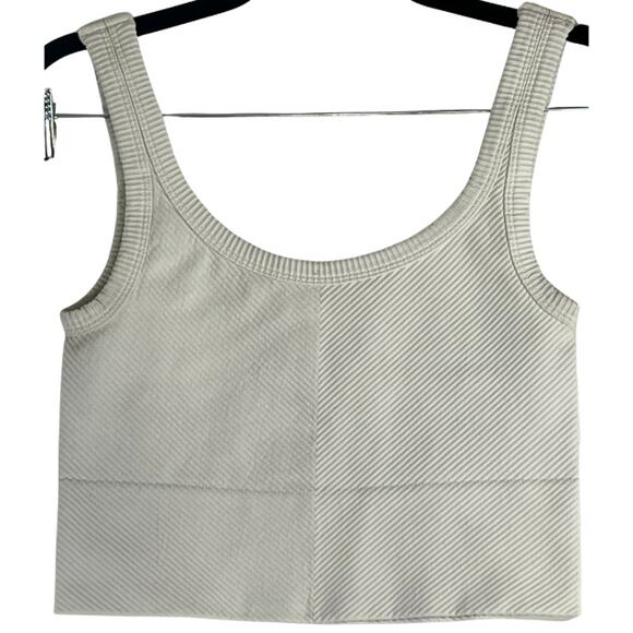 Nikibibi White Scoop Neck Cami Cropped Tank Top Reg Size M/L - Picture 1 of 3